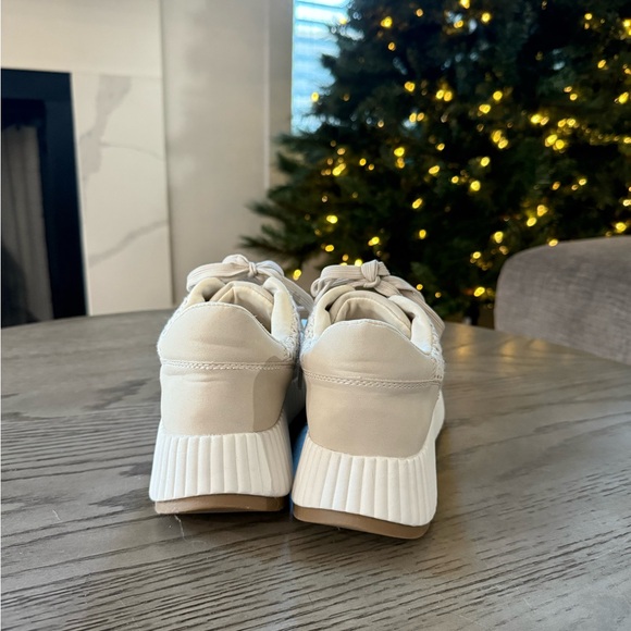 DV by Dolce Vita sneakers! - Picture 5 of 6